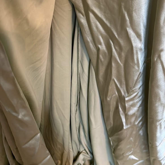 Speechless Juniors Pistachio Side Slit Satin Maxi Dress Size 1/XS - Picture 15 of 16